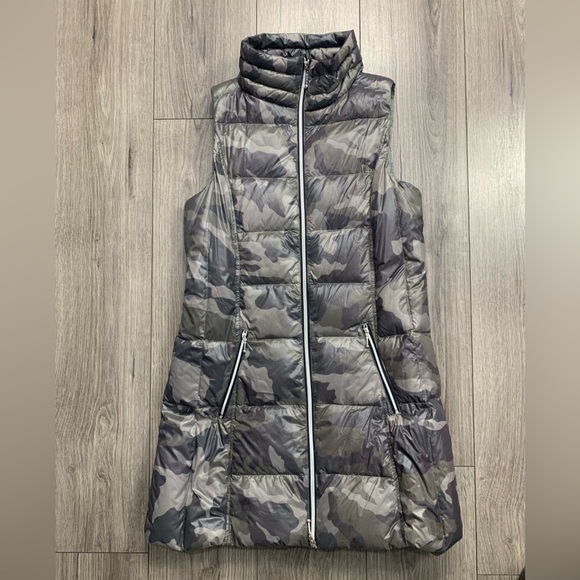 Anorak Fillmore Camo Print Long Down Puffer Vest Size Small - Picture 2 of 10